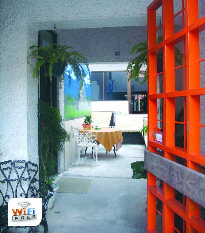 Hostel Mundo Maya Канкун Экстерьер фото