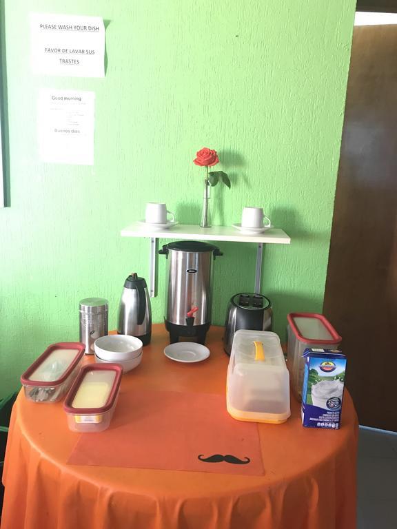 Hostel Mundo Maya Канкун Экстерьер фото