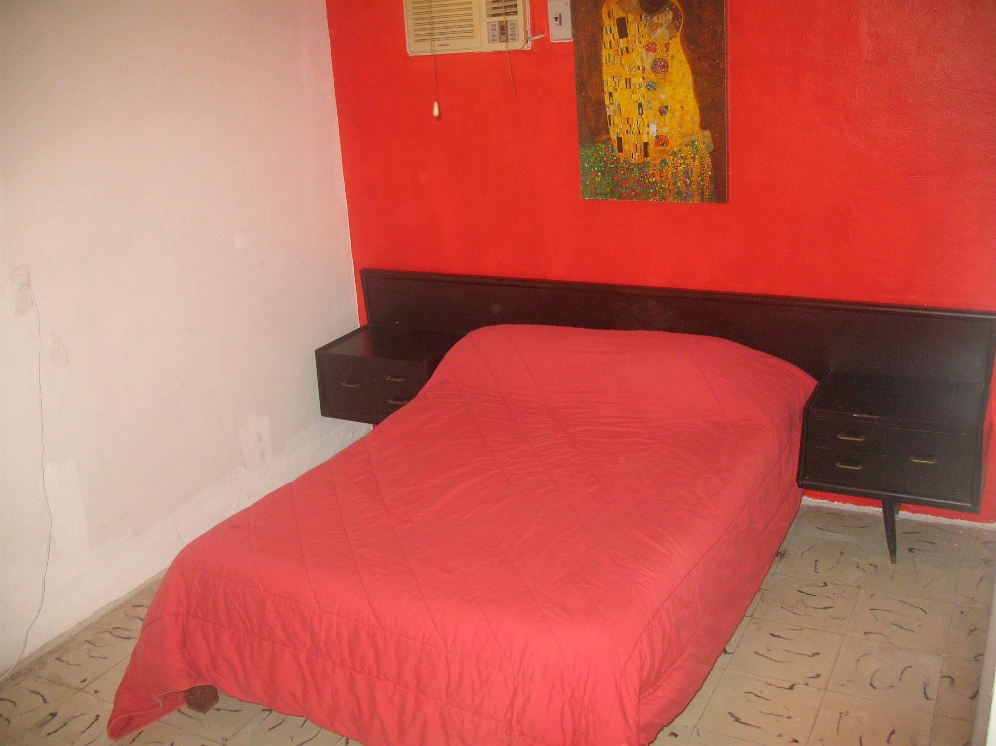 Hostel Mundo Maya Канкун Экстерьер фото