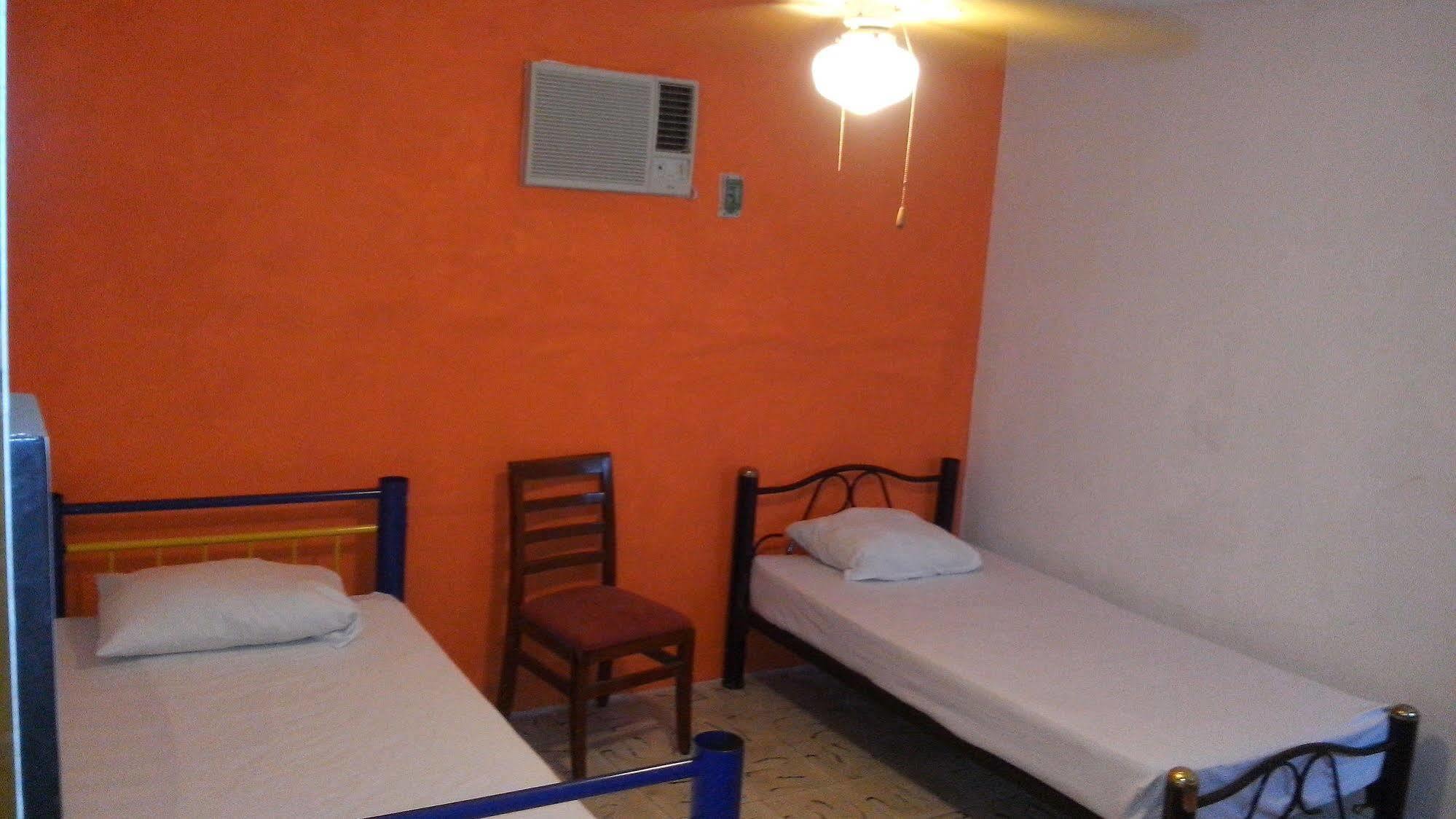 Hostel Mundo Maya Канкун Экстерьер фото