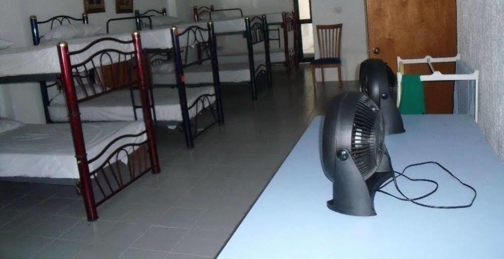 Hostel Mundo Maya Канкун Экстерьер фото